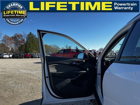 Used 2024 Chevrolet Trax ACTIV w/ Driver Confidence Package image 13