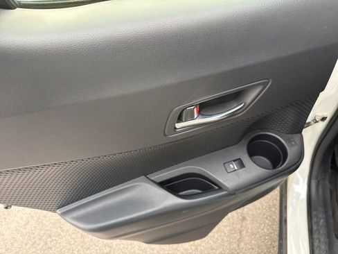 Used 2018 Toyota C-HR XLE image 32