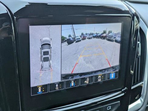 Used 2023 Chevrolet Traverse RS AWD/4WD image 15