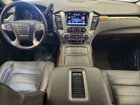 Used 2015 GMC Yukon XL Denali w/ Premium Package image 15