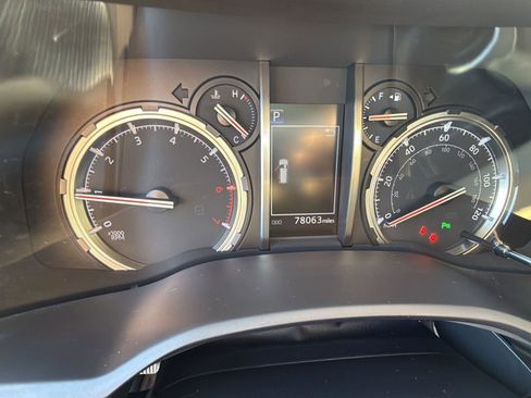 Used 2020 Toyota 4Runner Limited image 15