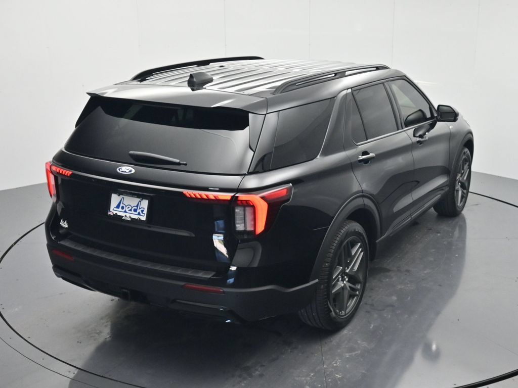 New 2026 Ford Explorer ST-Line w/ ST-Line Street Pack RWD image 32