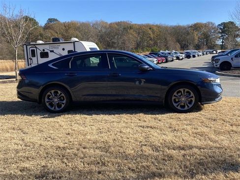 Used 2024 Honda Accord EX image 2