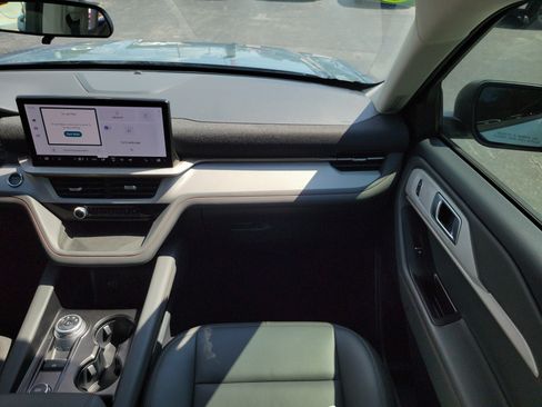 Used 2026 Ford Explorer Active w/ Active Comfort Package RWD image 21