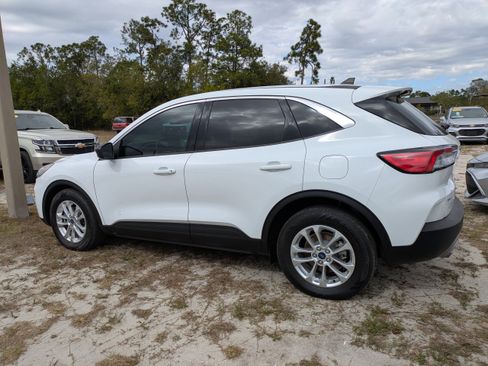 Used 2022 Ford Escape SE FWD image 6