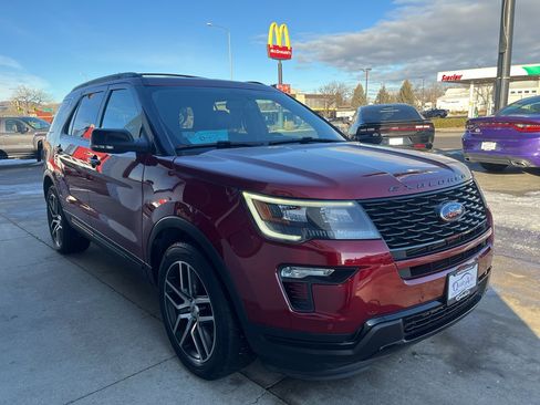 Used 2018 Ford Explorer Sport image 4