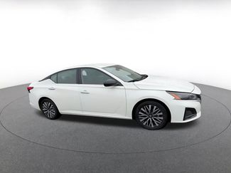 Used 2025 Nissan Altima 2.5 SV video 2