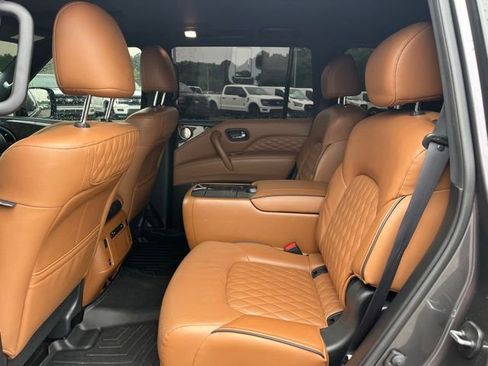 Used 2024 INFINITI QX80 Sensory AWD/4WD image 6