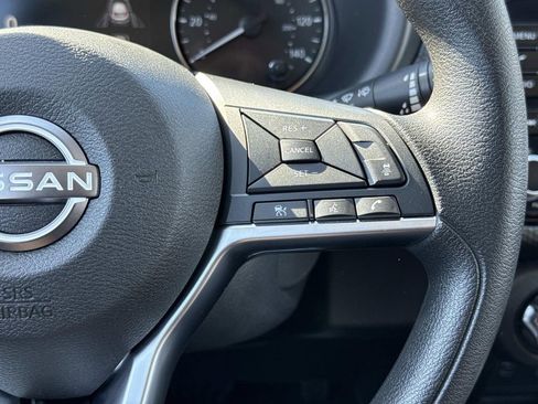 Used 2024 Nissan Kicks SV FWD image 8