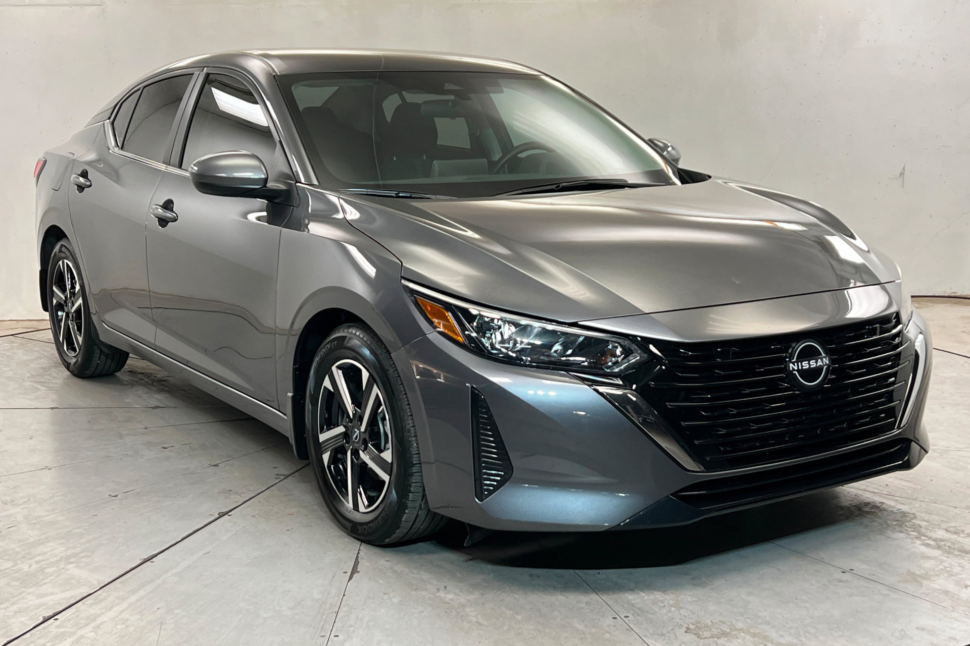Used 2025 Nissan Sentra SV FWD image 8
