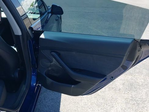 Used 2022 Tesla Model 3 Long Range AWD/4WD image 7