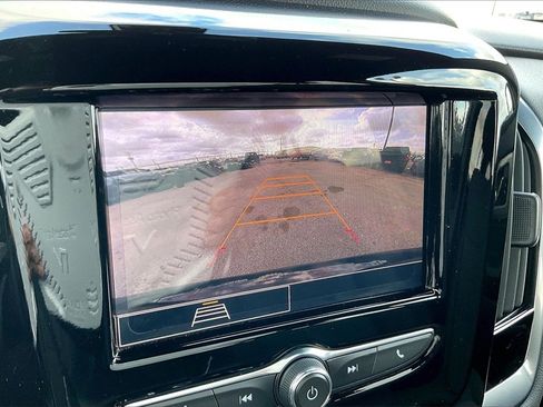 Used 2022 Chevrolet Traverse LT image 13