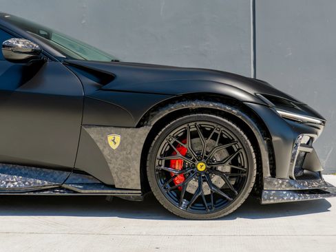 Used 2025 Ferrari Purosangue AWD/4WD image 39