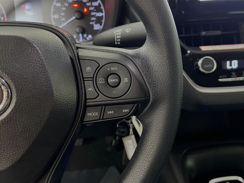 Used 2025 Toyota Corolla LE FWD image 20