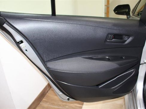 Used 2025 Toyota Corolla LE FWD image 27