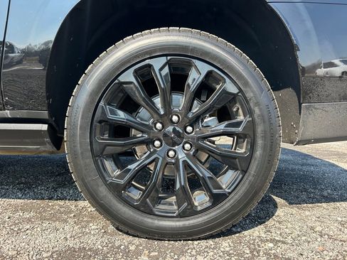 Used 2025 GMC Yukon XL Denali w/ Sun & Power Step Package image 16