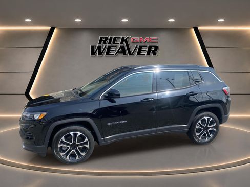 Used 2023 Jeep Compass Limited AWD/4WD image 4