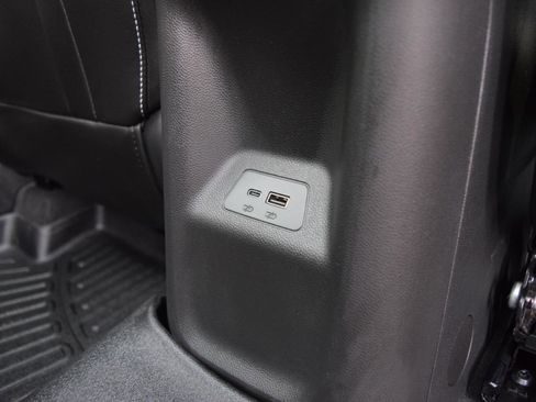 Used 2024 Buick Envision Sport Touring image 37