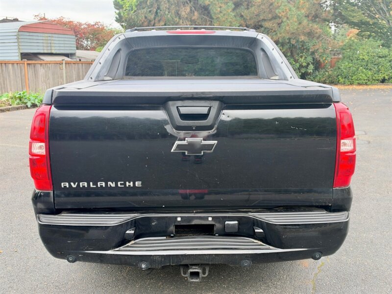 Used 2007 Chevrolet Avalanche LTZ AWD/4WD image 4