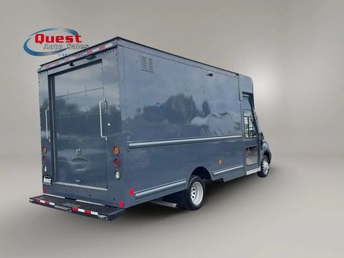 Used 2021 Ford Transit 350 DRW RWD image 2