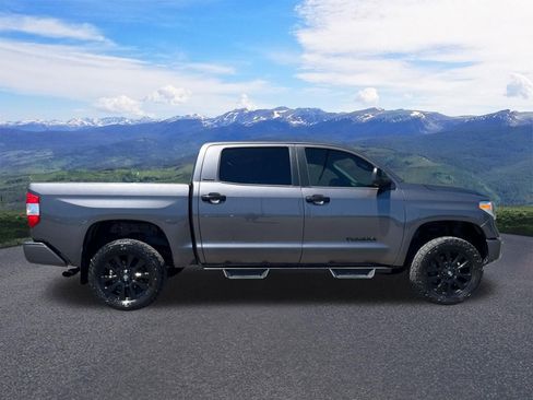 Used 2021 Toyota Tundra Limited w/ Limited Premium Package AWD/4WD image 7