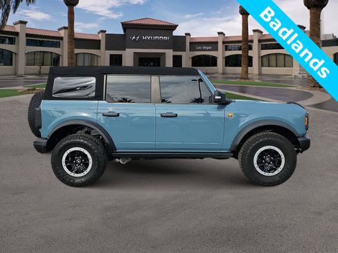 Used 2023 Ford Bronco Badlands w/ Sasquatch Package image 9