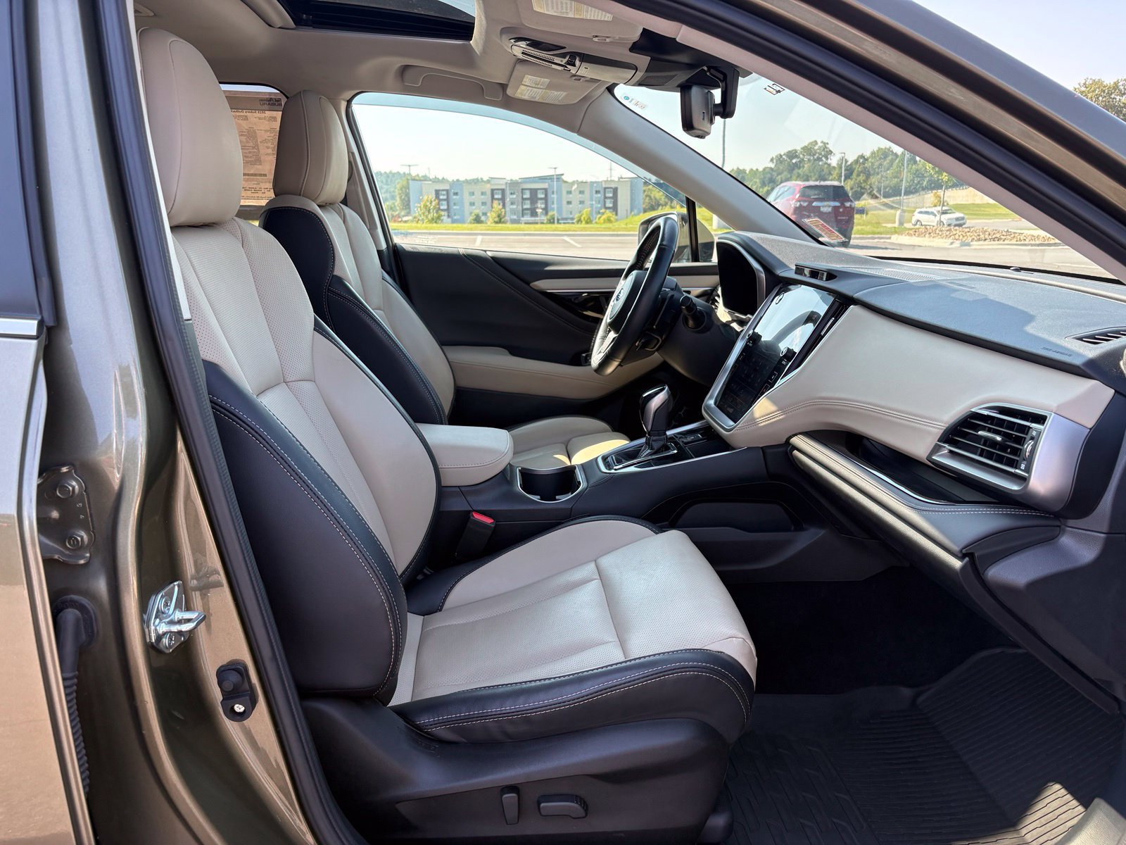 Certified 2025 Subaru Outback Limited AWD/4WD image 30