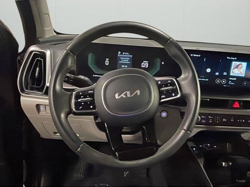 Used 2024 Kia Sorento S w/ Panoramic Sunroof Package FWD image 21