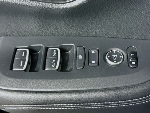 Used 2023 Honda HR-V EX-L image 24