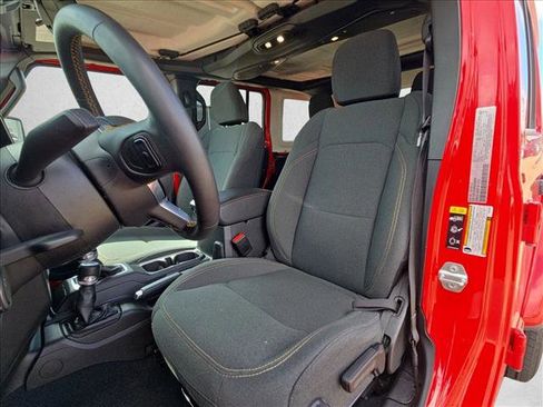 Used 2025 Jeep Wrangler Unlimited Sahara AWD/4WD image 14