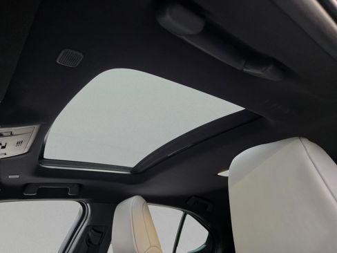 Certified 2024 Lexus UX 250h FWD image 18