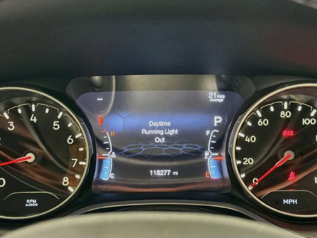Used 2018 Jeep Compass Limited w/ Navigation Group AWD/4WD image 10