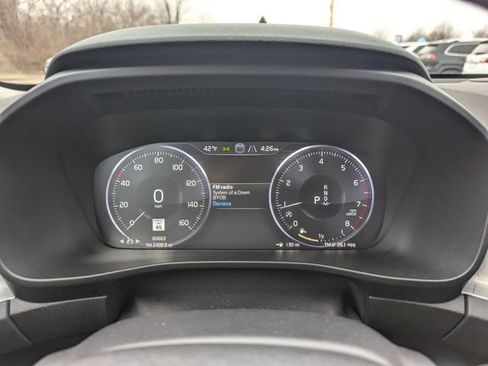 Used 2021 Volvo XC40 T4 Momentum image 12