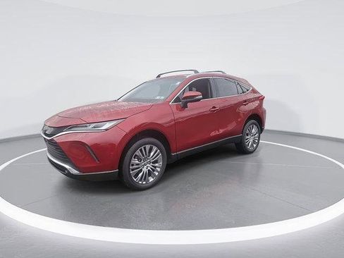 Certified 2024 Toyota Venza XLE image 6