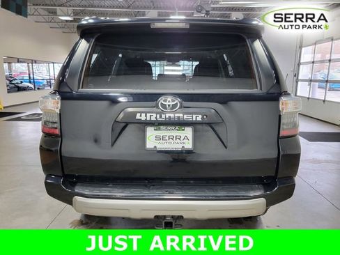 Used 2018 Toyota 4Runner TRD Off-Road AWD/4WD image 6