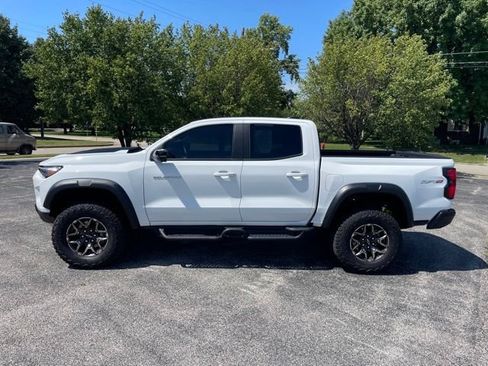 Used 2024 Chevrolet Colorado ZR2 w/ ZR2 Convenience Package III AWD/4WD image 8