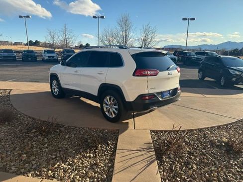 Used 2017 Jeep Cherokee Limited AWD/4WD image 5