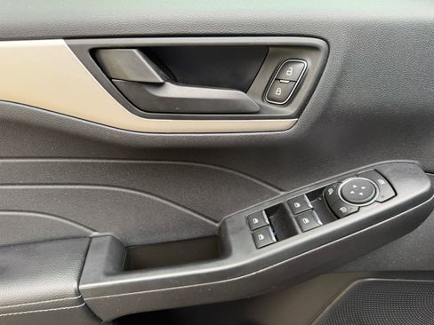 Certified 2022 Ford Escape SE w/ Convenience Package FWD image 12