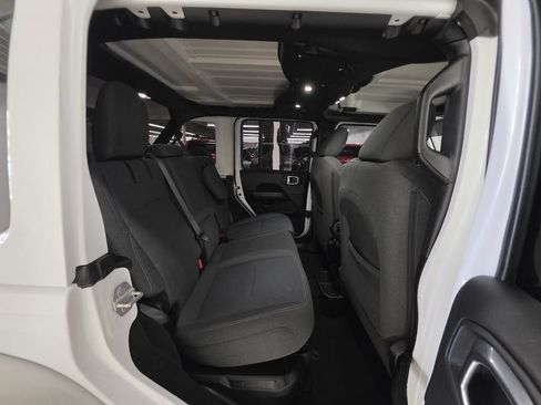 Used 2024 Jeep Wrangler Unlimited Sahara AWD/4WD image 13