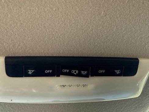 Used 2023 Nissan Versa S w/ S Plus Package image 26