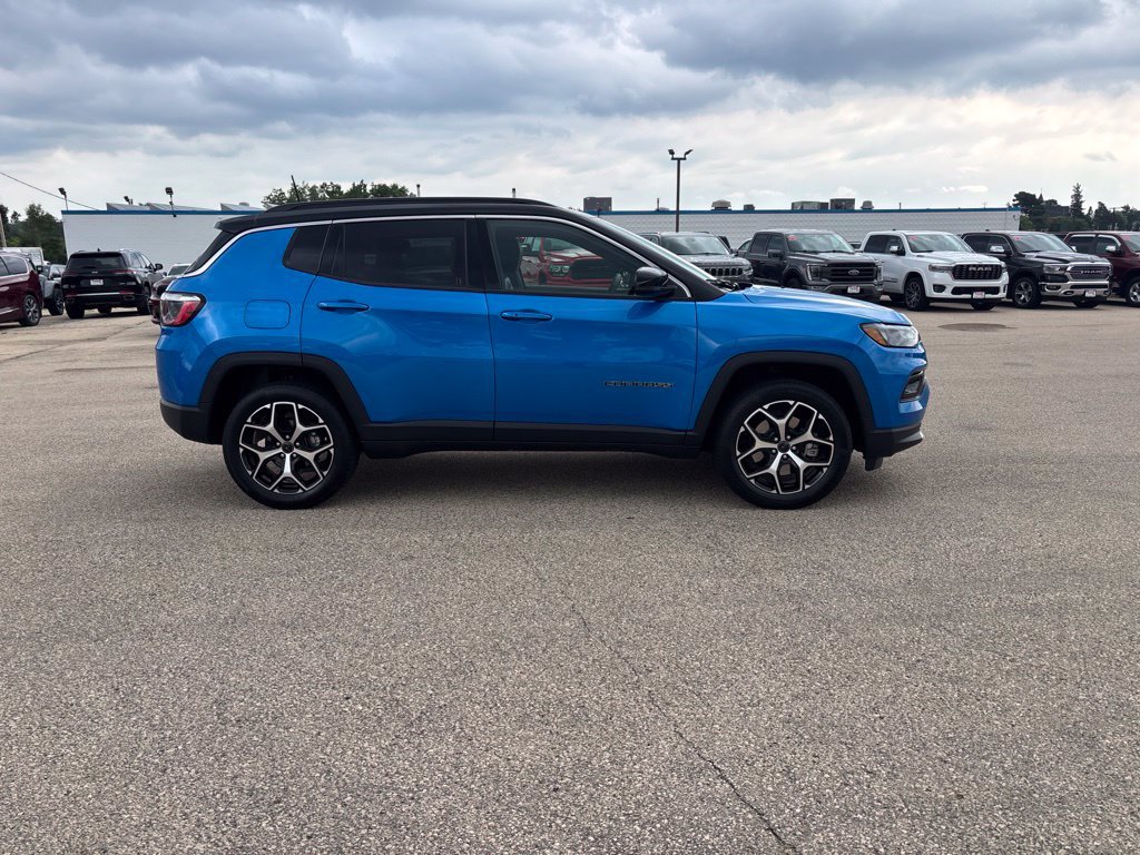 Used 2025 Jeep Compass Limited AWD/4WD image 6