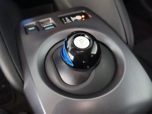 Used 2025 Nissan Leaf S FWD image 38