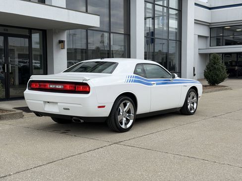 Used 2011 Dodge Challenger image 4