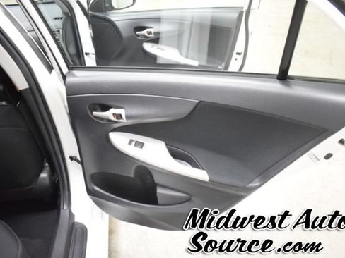Used 2012 Toyota Corolla S FWD image 25