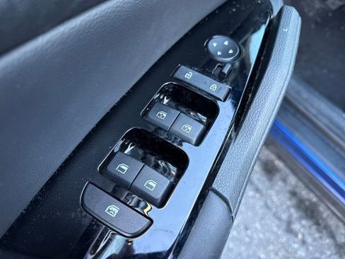 Used 2023 Kia Sportage EX image 16