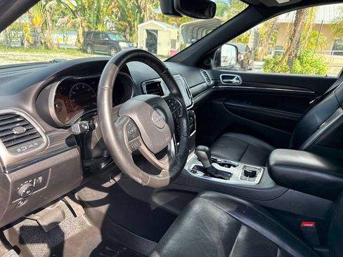 Used 2019 Jeep Grand Cherokee Limited w/ Luxury Group II AWD/4WD image 12