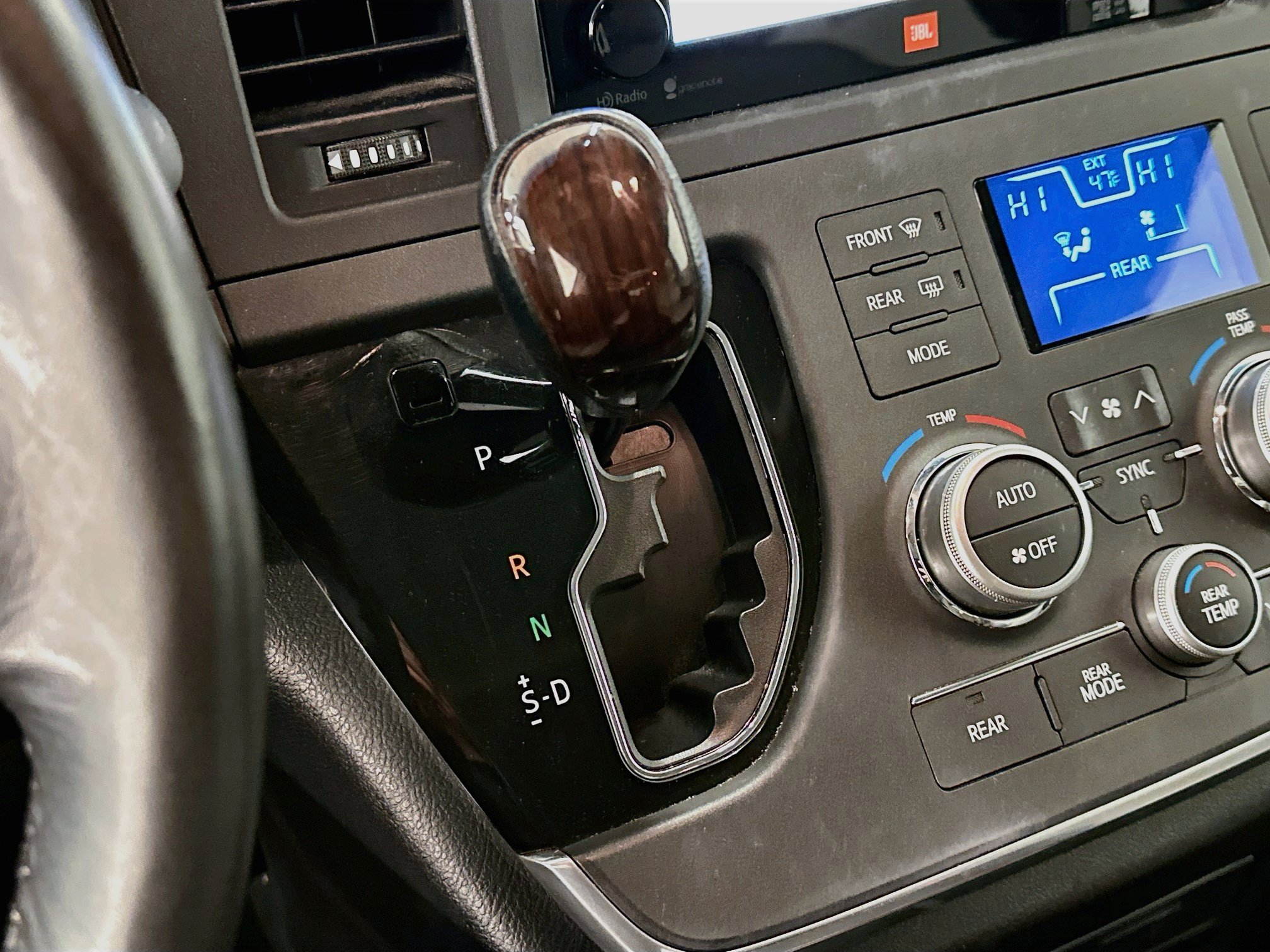 Used 2015 Toyota Sienna Limited AWD/4WD image 25