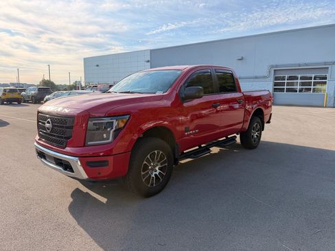 Used 2023 Nissan Titan SV w/ SV Convenience Package AWD/4WD image 1