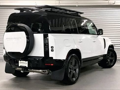Certified 2026 Land Rover Defender 110 X-Dynamic SE AWD/4WD image 13