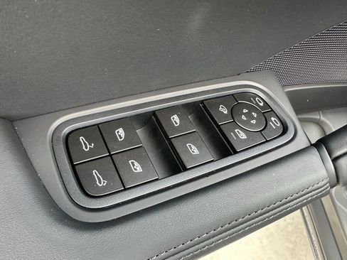 Used 2025 Porsche Cayenne GTS image 15